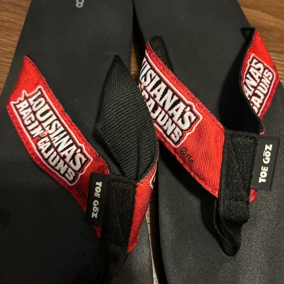 ULL Louisiana Ragin Cajuns Flip Flops - Picture 4 of 8